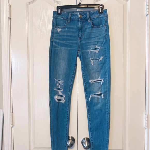 American Eagle Outfitters Woman’s Hi Rise Jegging Distressed Size 2 Regular - Picture 1 of 15